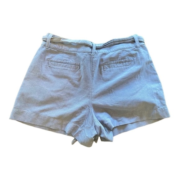 Vineyard Vines Bow Front Shorts - Picture 5 of 9